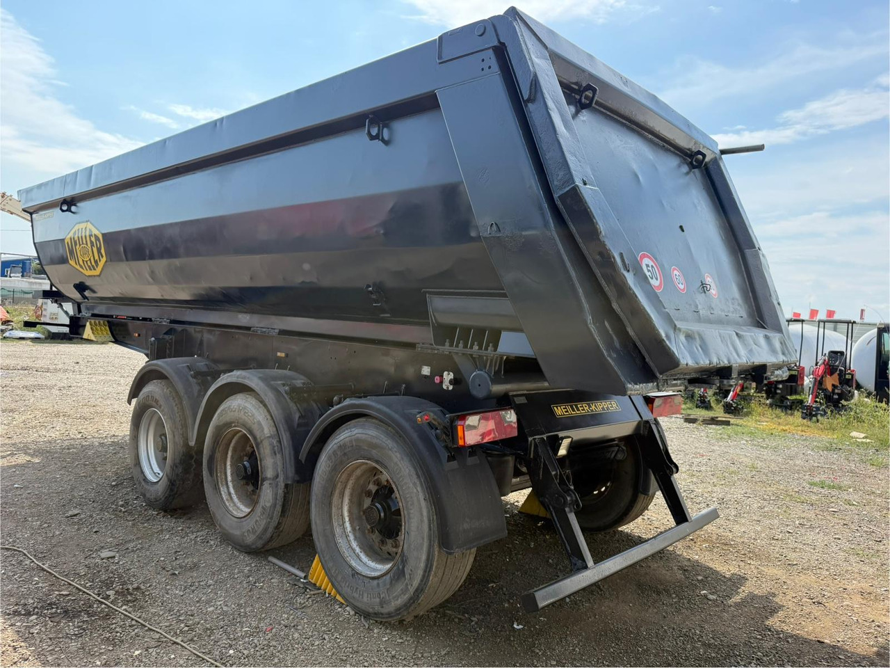 MEILLER TIPPER SEMI-TRAILER - قلابة نصف مقطورة نصف مقطورة قلابة: صورة 1 MEILLER TIPPER SEMI-TRAILER - قلابة نصف مقطورة نصف مقطورة قلابة: صورة 1