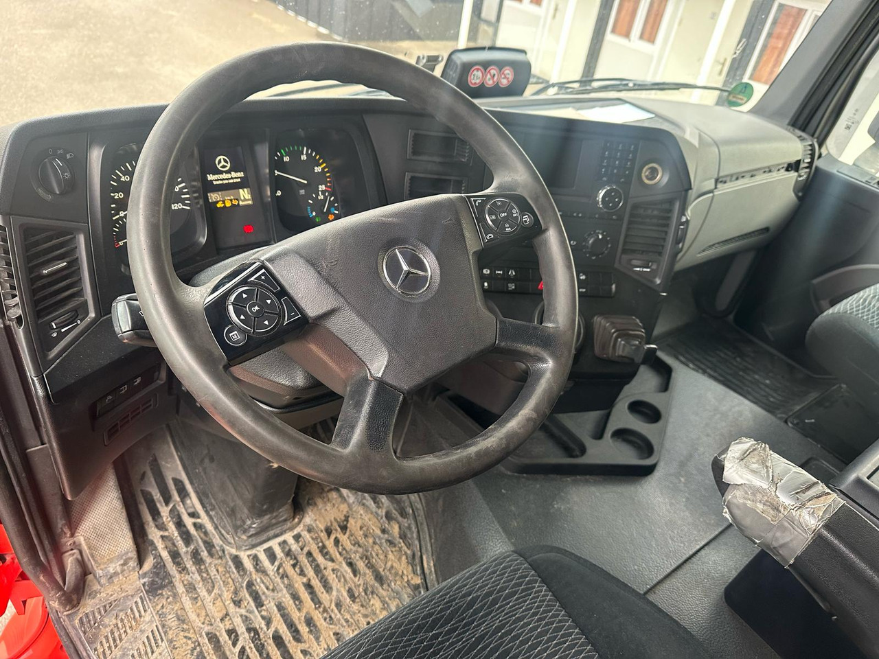 MERCEDES-BENZ ANTOS Tractor head - وحدة جر: صورة 3 MERCEDES-BENZ ANTOS Tractor head - وحدة جر: صورة 3