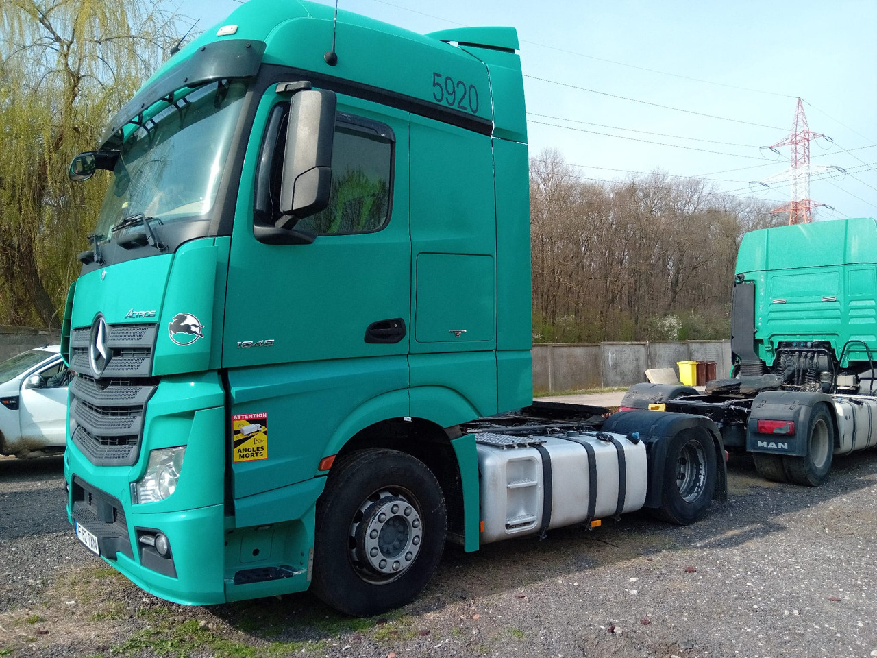 Mercedes-Benz Actros 18.45 - وحدة جر: صورة 2 Mercedes-Benz Actros 18.45 - وحدة جر: صورة 2