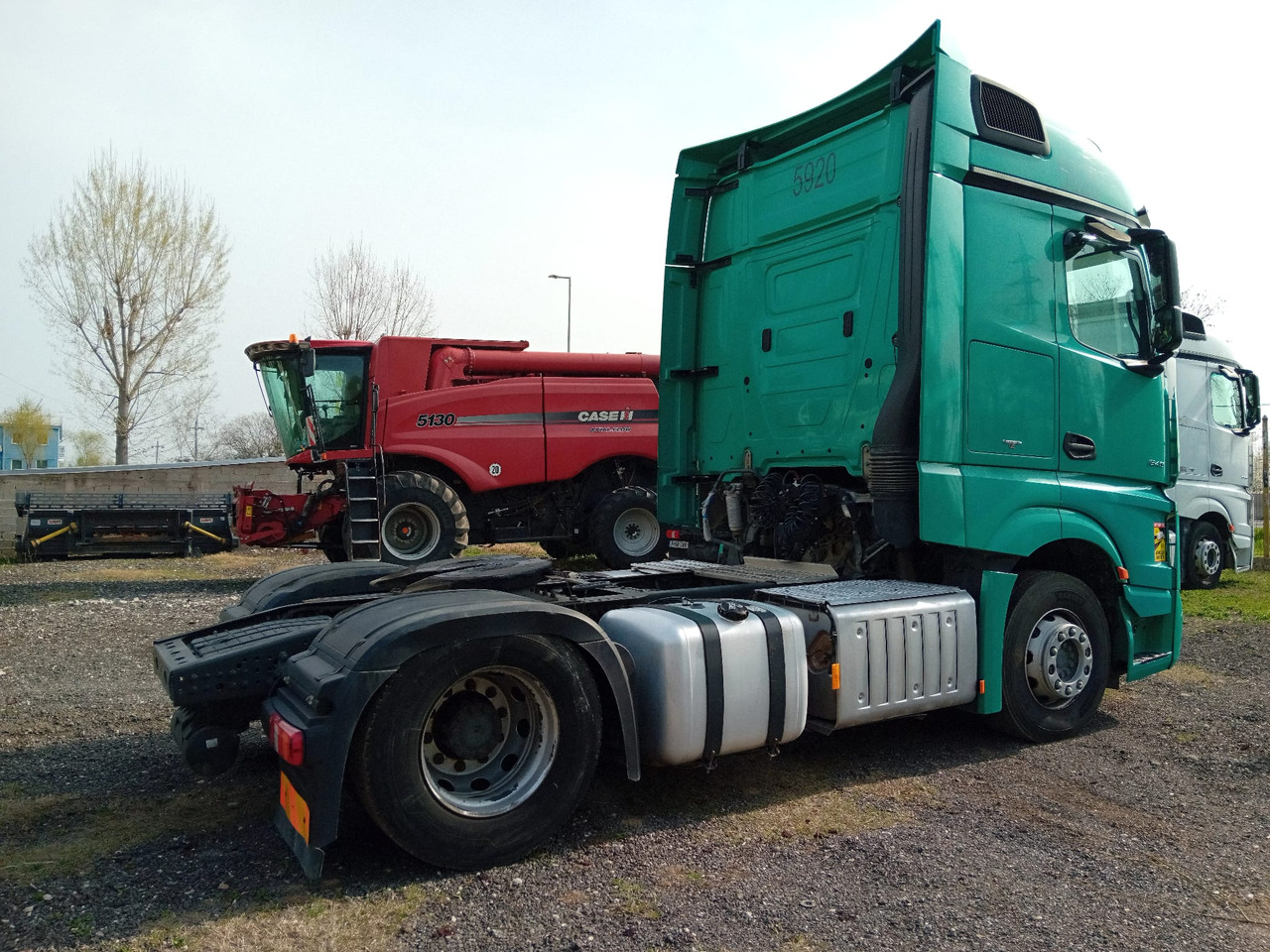 Mercedes-Benz Actros 18.45 - وحدة جر: صورة 5 Mercedes-Benz Actros 18.45 - وحدة جر: صورة 5