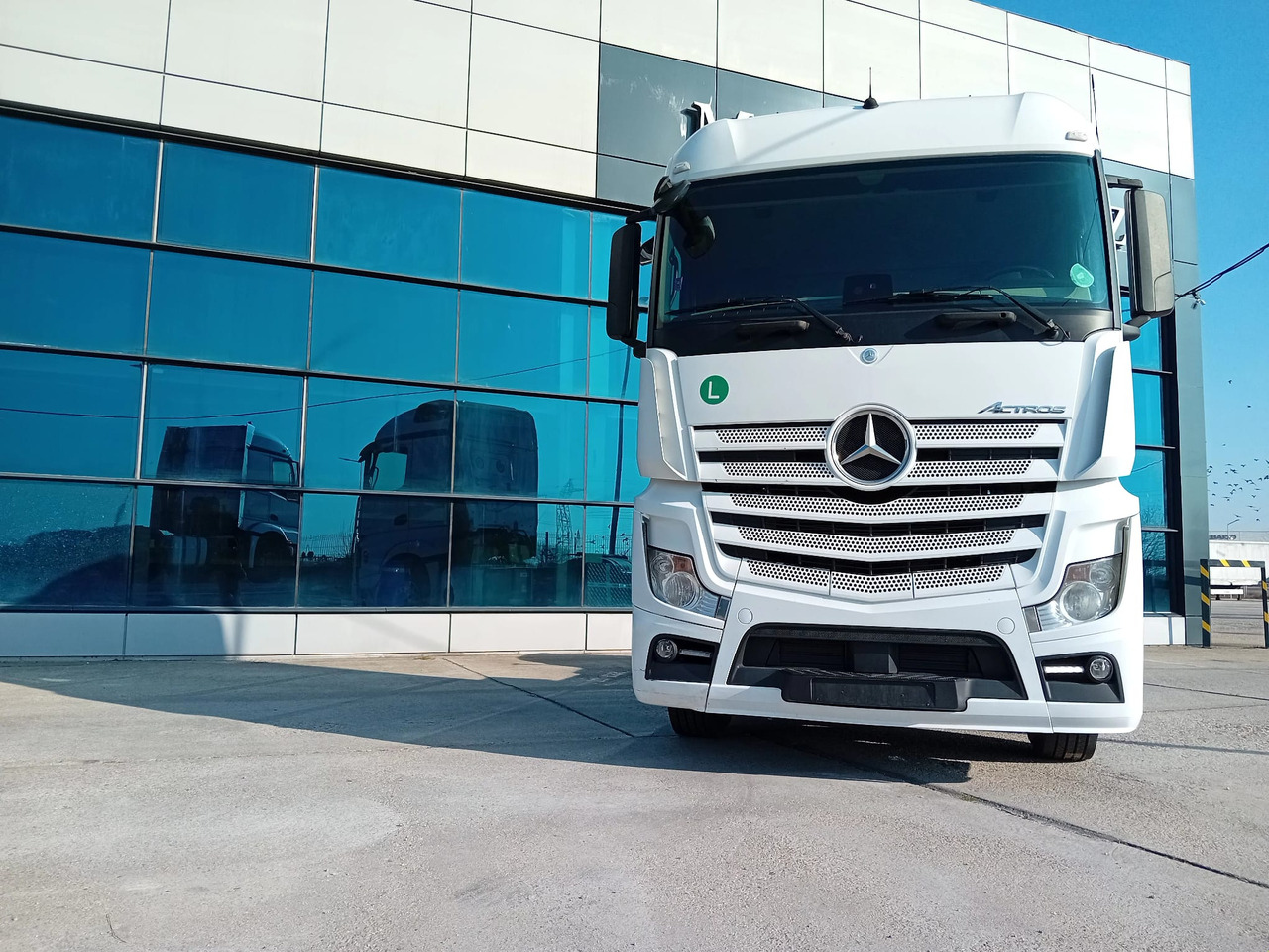 Mercedes-Benz Actros 1845 LS, TOP !!! - وحدة جر: صورة 3 Mercedes-Benz Actros 1845 LS, TOP !!! - وحدة جر: صورة 3