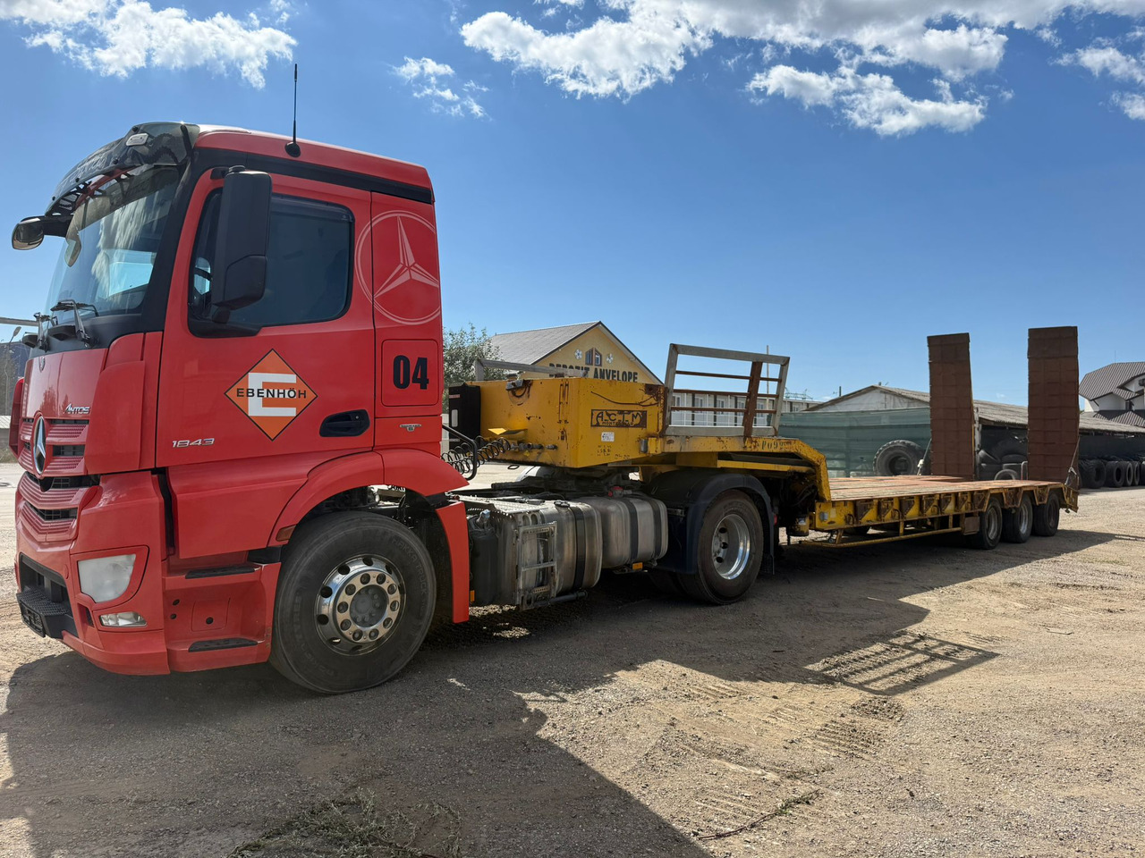 Mercedes-Benz Actros and Trailer ACTM Assembly - وحدة جر, عربة منخفضة مسطحة نصف مقطورة: صورة 5 Mercedes-Benz Actros and Trailer ACTM Assembly - وحدة جر, عربة منخفضة مسطحة نصف مقطورة: صورة 5