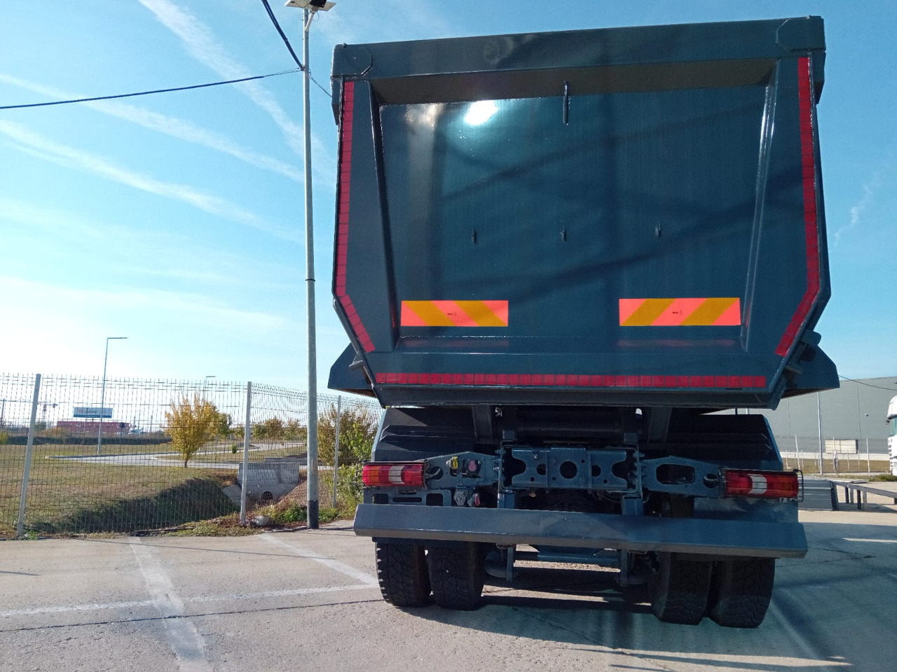 Mercedes-Benz Arocs 42.40 8×4 Basculanta/Tipper/Kipper Heavy Duty, TOP !!! - شاحنة قلاب: صورة 5 Mercedes-Benz Arocs 42.40 8×4 Basculanta/Tipper/Kipper Heavy Duty, TOP !!! - شاحنة قلاب: صورة 5