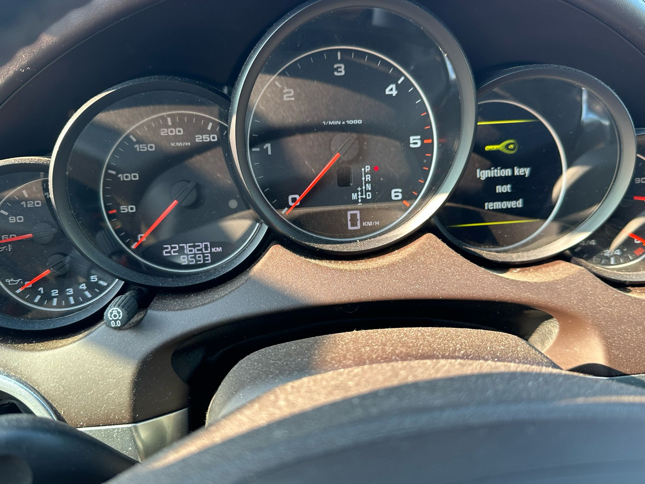 PORSCHE CAYENNE - سيارة دفع رباعي: صورة 4 PORSCHE CAYENNE - سيارة دفع رباعي: صورة 4