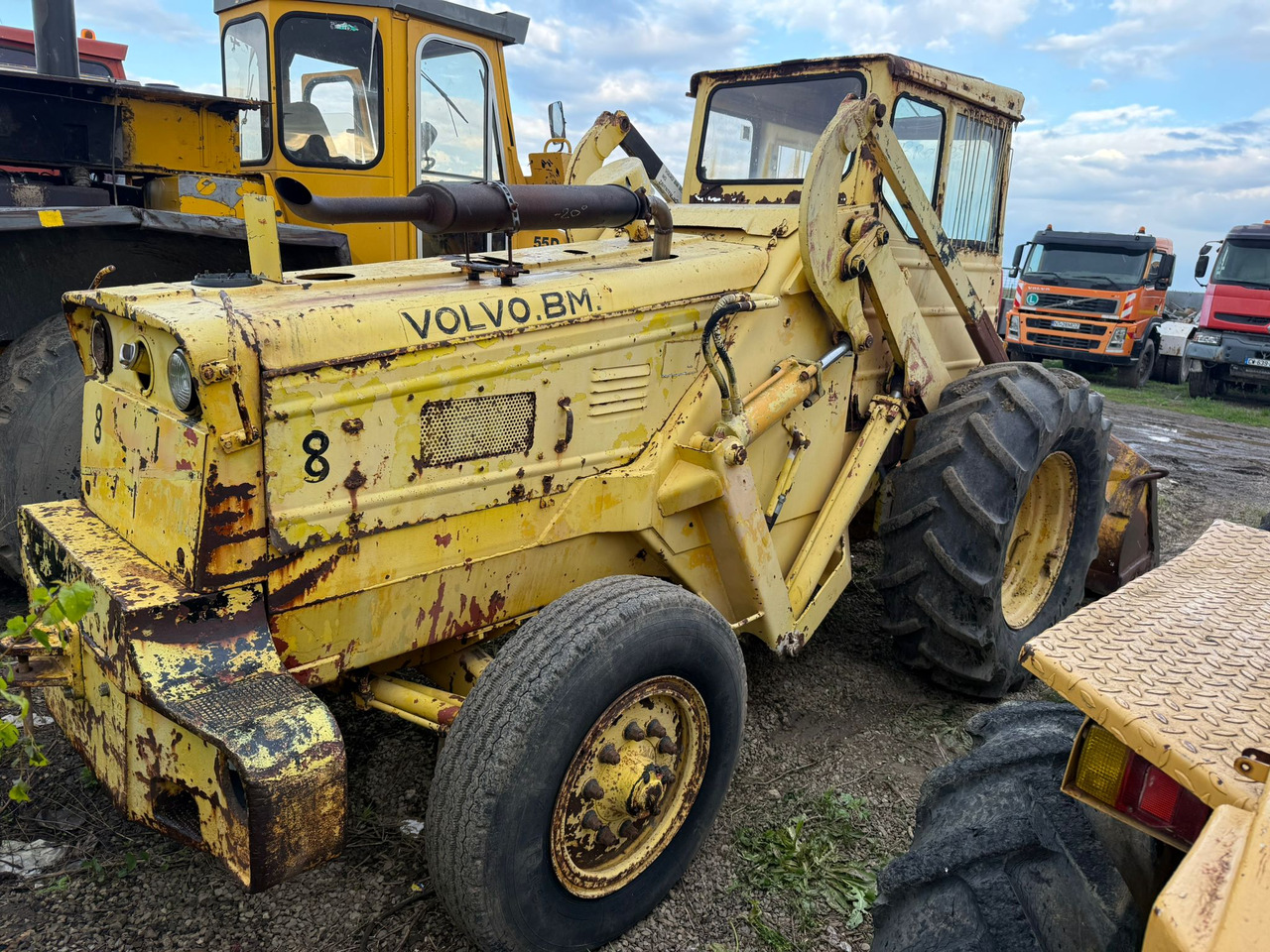 VOLVO BM FRONT LOADER - اللودر بعجل: صورة 2 VOLVO BM FRONT LOADER - اللودر بعجل: صورة 2