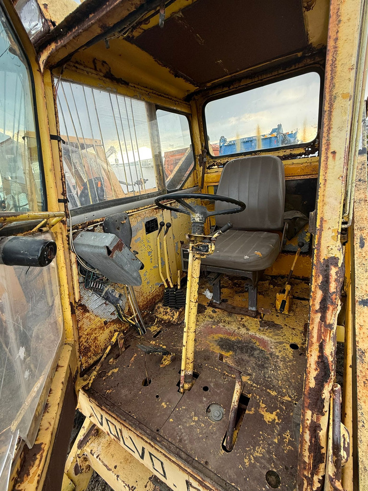 VOLVO BM FRONT LOADER - اللودر بعجل: صورة 5 VOLVO BM FRONT LOADER - اللودر بعجل: صورة 5
