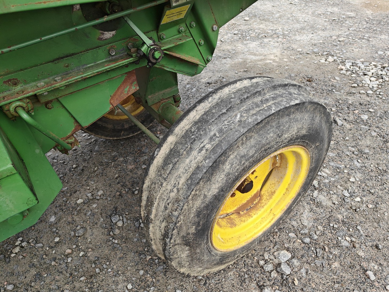 حصادة موحَّدة JOHN DEERE 925 leikkuupuimuri: صورة 10