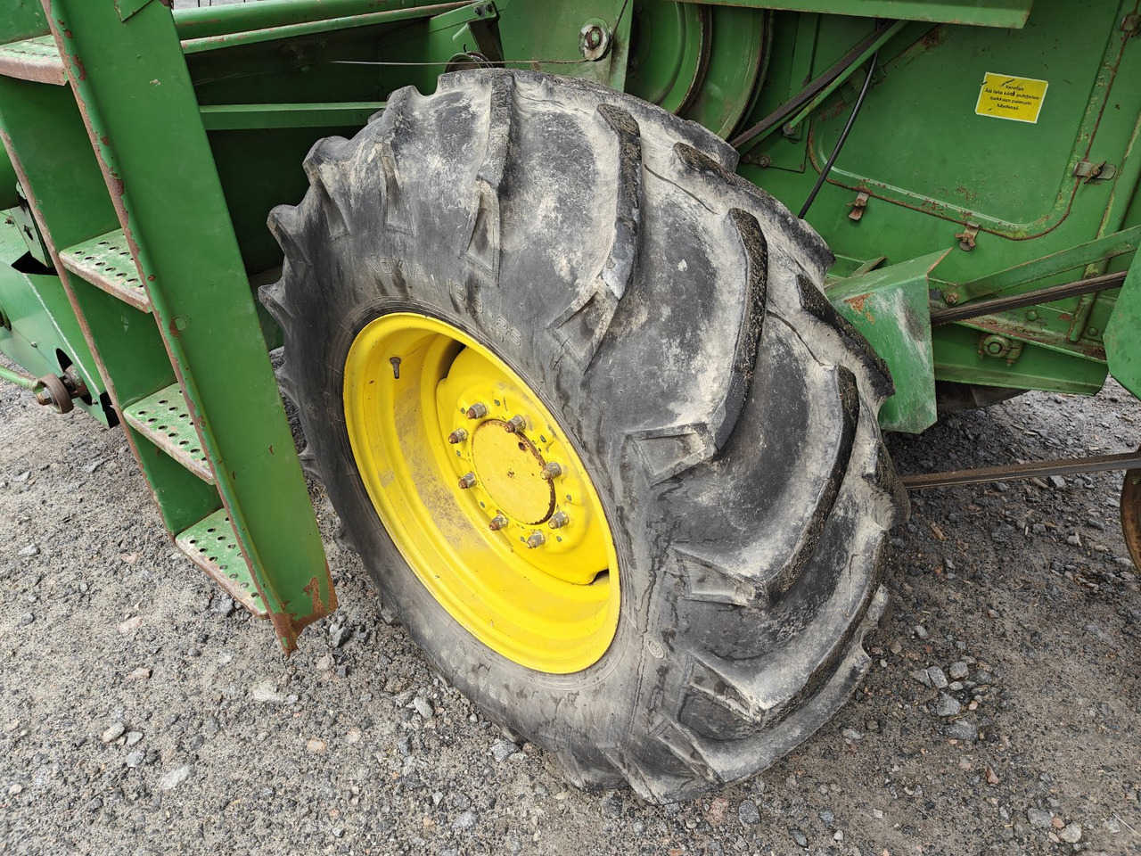 حصادة موحَّدة JOHN DEERE 925 leikkuupuimuri: صورة 8