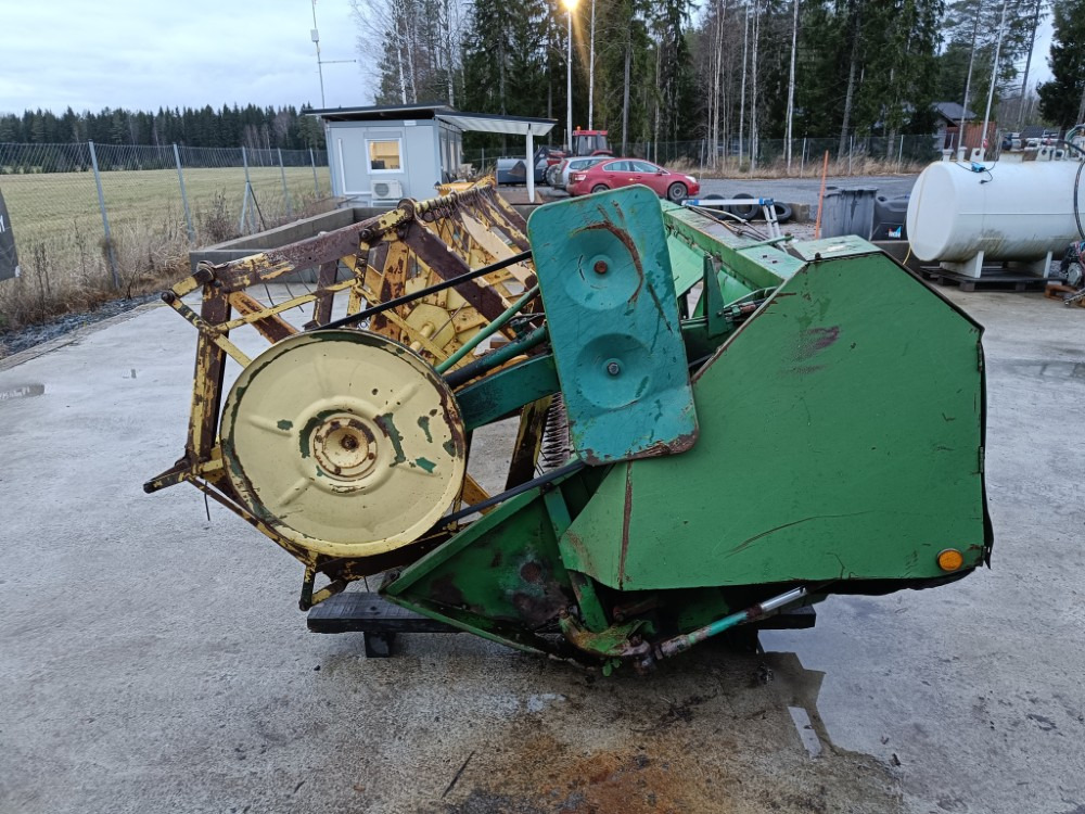 JOHN DEERE Leikkuupöytä 12 jalkaa / 360cm - حصادة برأس ملحق: صورة 4 JOHN DEERE Leikkuupöytä 12 jalkaa / 360cm - حصادة برأس ملحق: صورة 4
