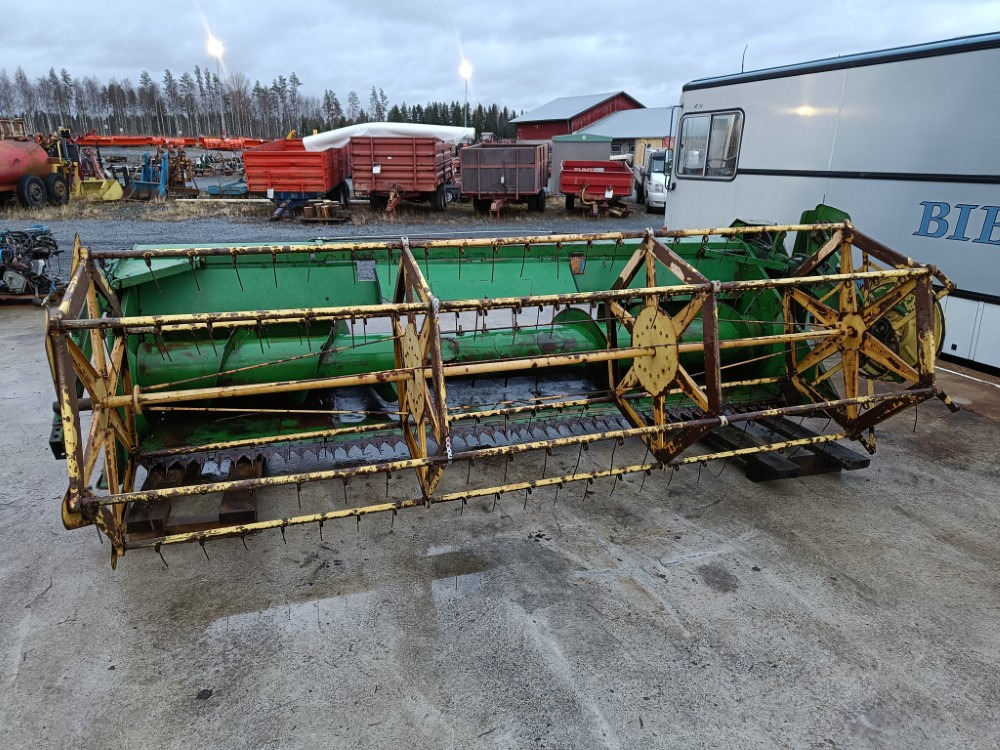 JOHN DEERE Leikkuupöytä 12 jalkaa / 360cm - حصادة برأس ملحق: صورة 2 JOHN DEERE Leikkuupöytä 12 jalkaa / 360cm - حصادة برأس ملحق: صورة 2