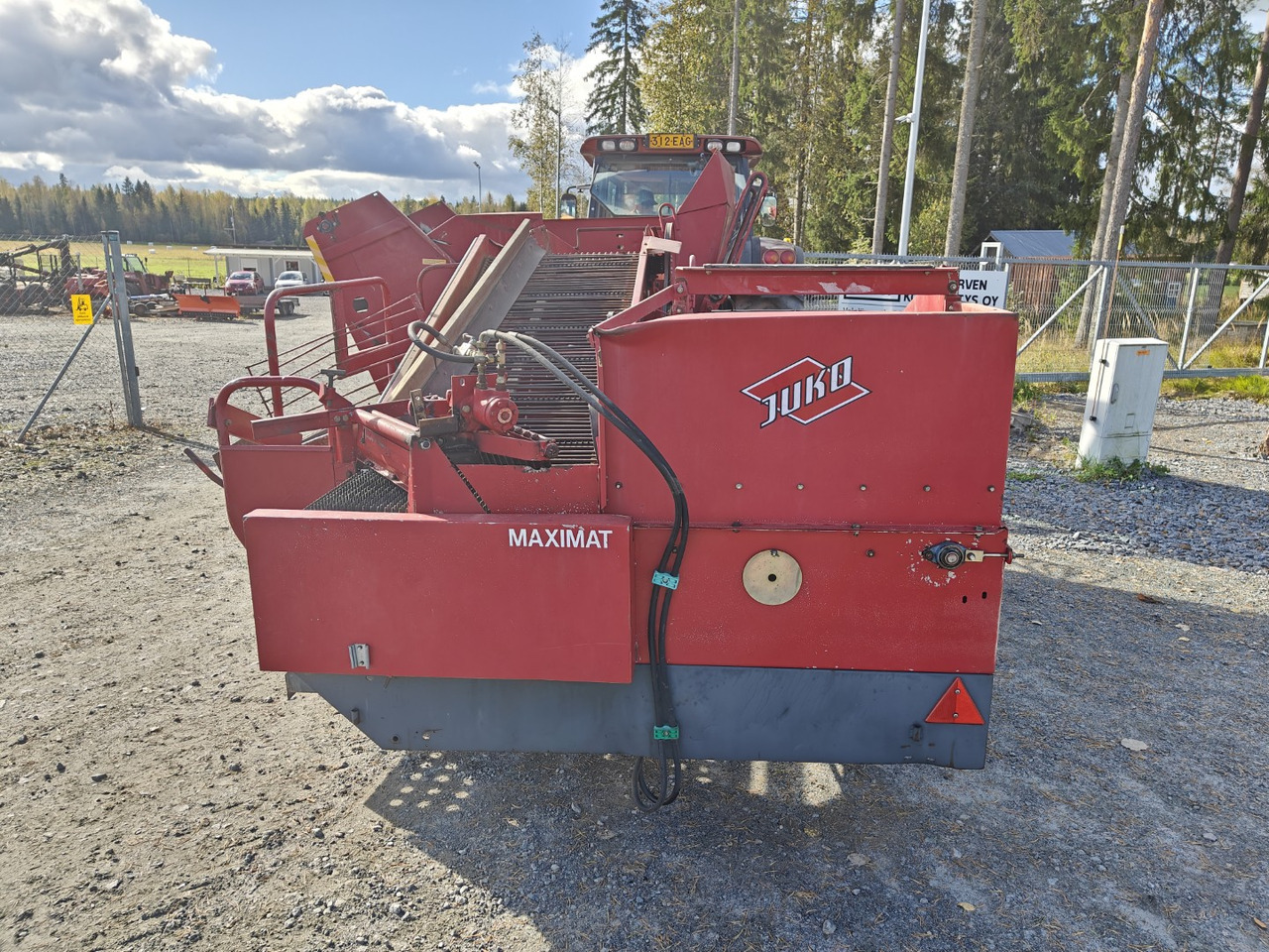 Juko Maximat perunan tai sipulin nostokone Katso video! - حصادة البطاطس: صورة 3 Juko Maximat perunan tai sipulin nostokone Katso video! - حصادة البطاطس: صورة 3