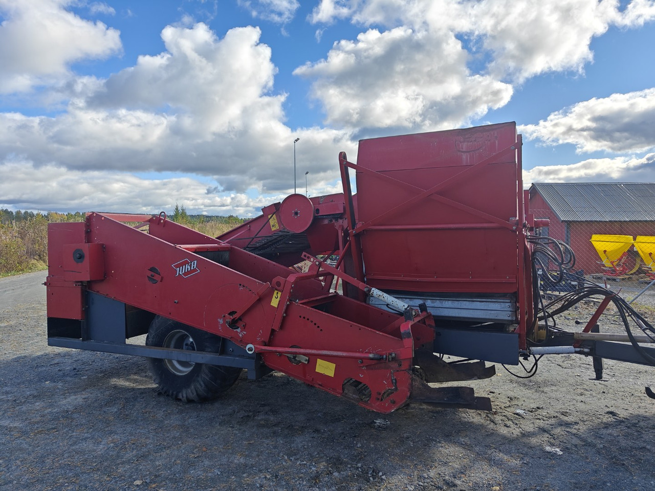 Juko Maximat perunan tai sipulin nostokone Katso video! - حصادة البطاطس: صورة 4 Juko Maximat perunan tai sipulin nostokone Katso video! - حصادة البطاطس: صورة 4