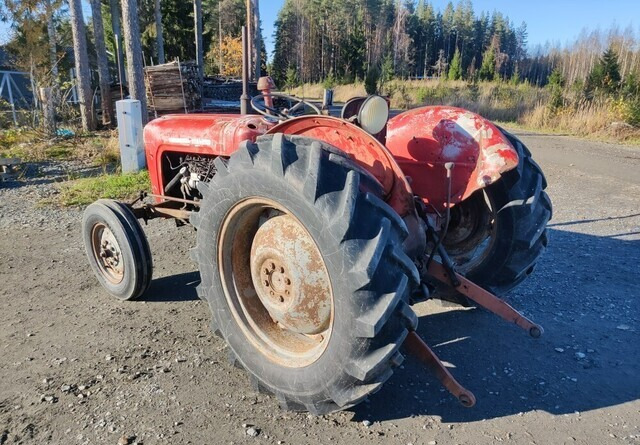 Massey Ferguson 35 - rekisterissä - KATSO VIDEO - جرار: صورة 3 Massey Ferguson 35 - rekisterissä - KATSO VIDEO - جرار: صورة 3