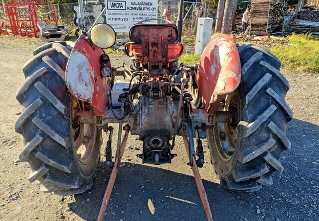 Massey Ferguson 35 - rekisterissä - KATSO VIDEO - جرار: صورة 4 Massey Ferguson 35 - rekisterissä - KATSO VIDEO - جرار: صورة 4