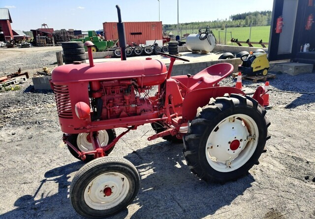 Massey Harris Traktori - bensiini - جرار: صورة 3 Massey Harris Traktori - bensiini - جرار: صورة 3