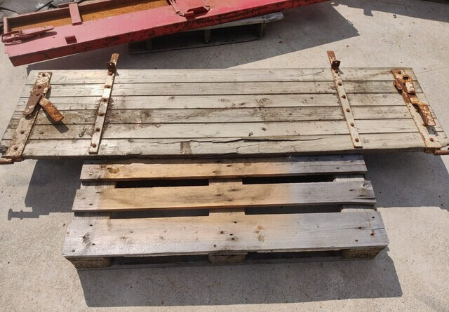 Peräkärryn laita - K 54cm - L 195cm - puinen - هيكل السيارة الخارجية - مقطورة زراعية قلابة: صورة 2 Peräkärryn laita - K 54cm - L 195cm - puinen - هيكل السيارة الخارجية - مقطورة زراعية قلابة: صورة 2