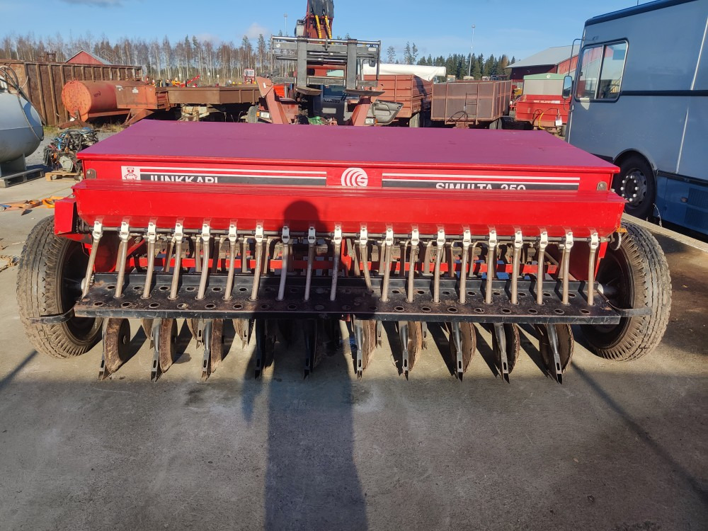 Simulta Junkkari 250cm kiekkovantailla ja HS laitteella - آلة البذار متعددة الوظائف: صورة 5 Simulta Junkkari 250cm kiekkovantailla ja HS laitteella - آلة البذار متعددة الوظائف: صورة 5