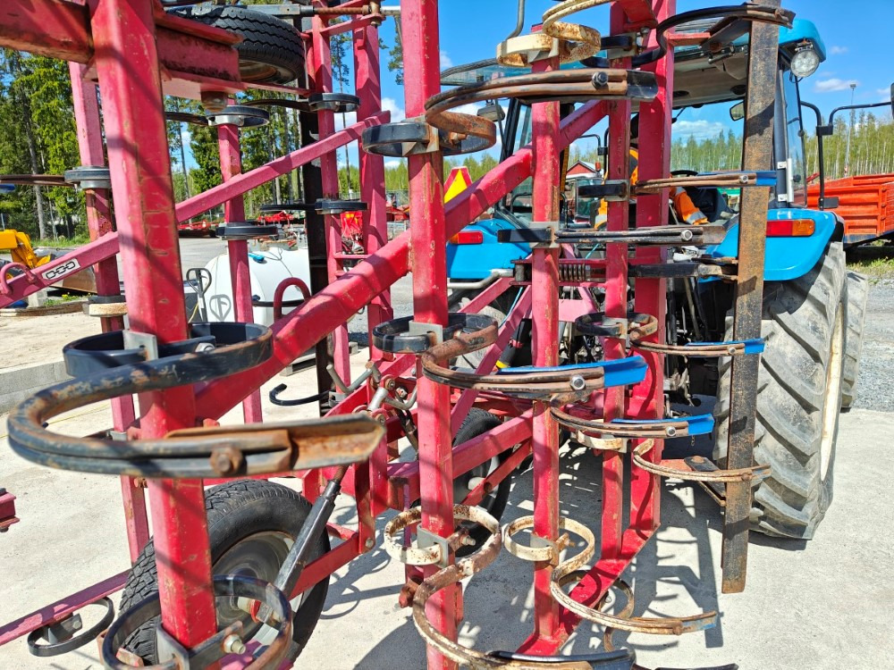 VM 450 cm, hydraulisesti taittuva, etulana ja jälkihara, katso video! - مشط العشب: صورة 4 VM 450 cm, hydraulisesti taittuva, etulana ja jälkihara, katso video! - مشط العشب: صورة 4