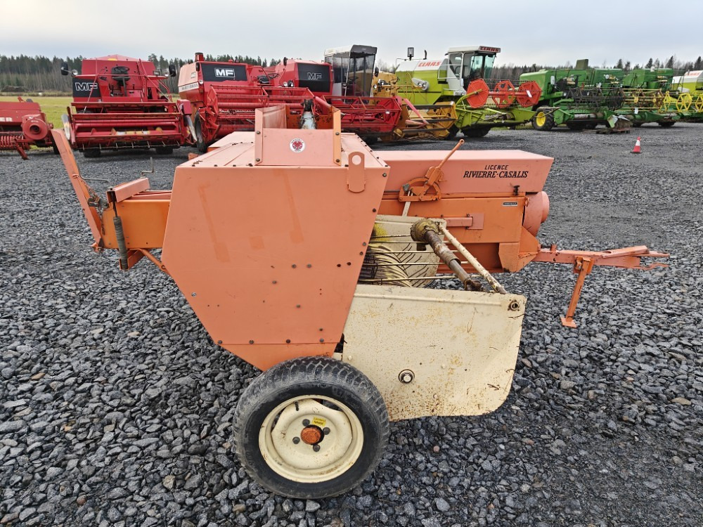 Wärtsilä Rivierra Casalis PHP150 - مكبس البالات المستطيله: صورة 2 Wärtsilä Rivierra Casalis PHP150 - مكبس البالات المستطيله: صورة 2