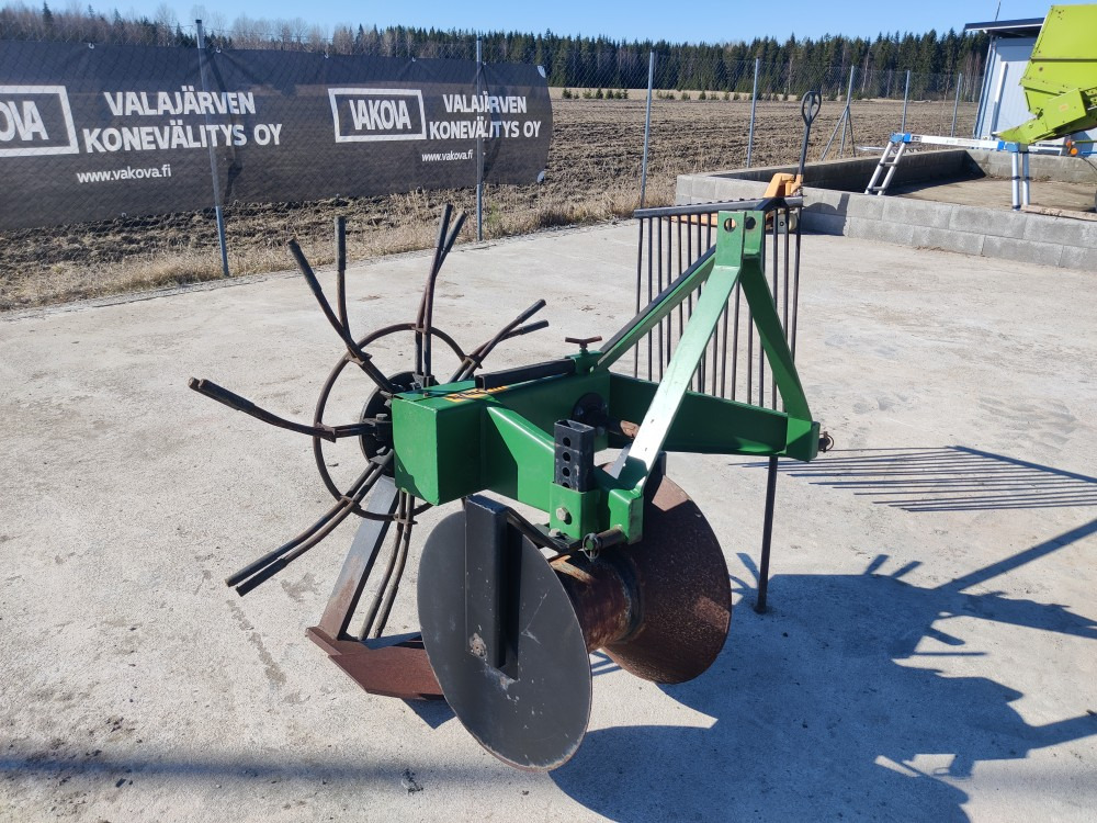 Ylömec perunannostokone - حصادة البطاطس: صورة 1 Ylömec perunannostokone - حصادة البطاطس: صورة 1