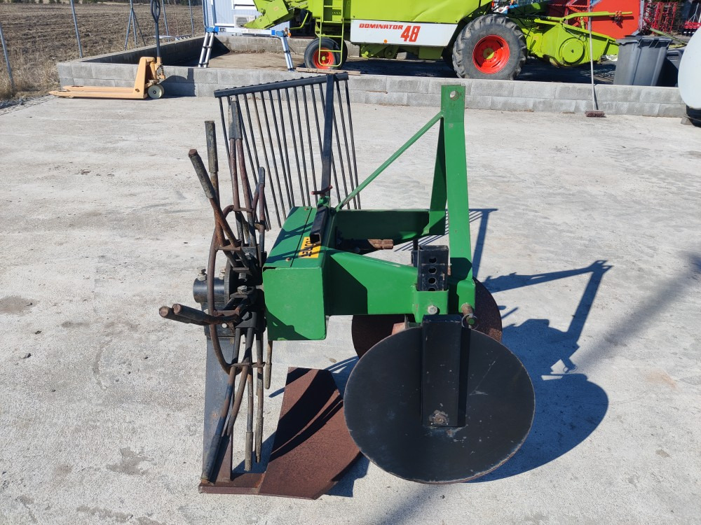 Ylömec perunannostokone - حصادة البطاطس: صورة 2 Ylömec perunannostokone - حصادة البطاطس: صورة 2