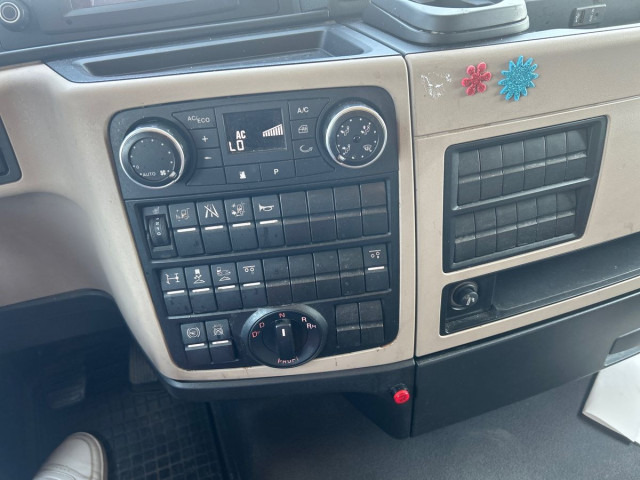 MAN TGX 26.470 6X2-4 BL tandem - شاحنة ستارة: صورة 2 MAN TGX 26.470 6X2-4 BL tandem - شاحنة ستارة: صورة 2