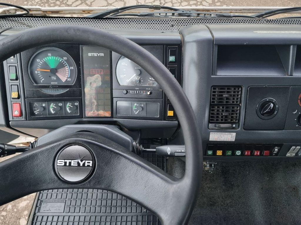 شاحنة ذات خطاف MAN (STEYR) 18.284 4x4 abrollkipper: صورة 8