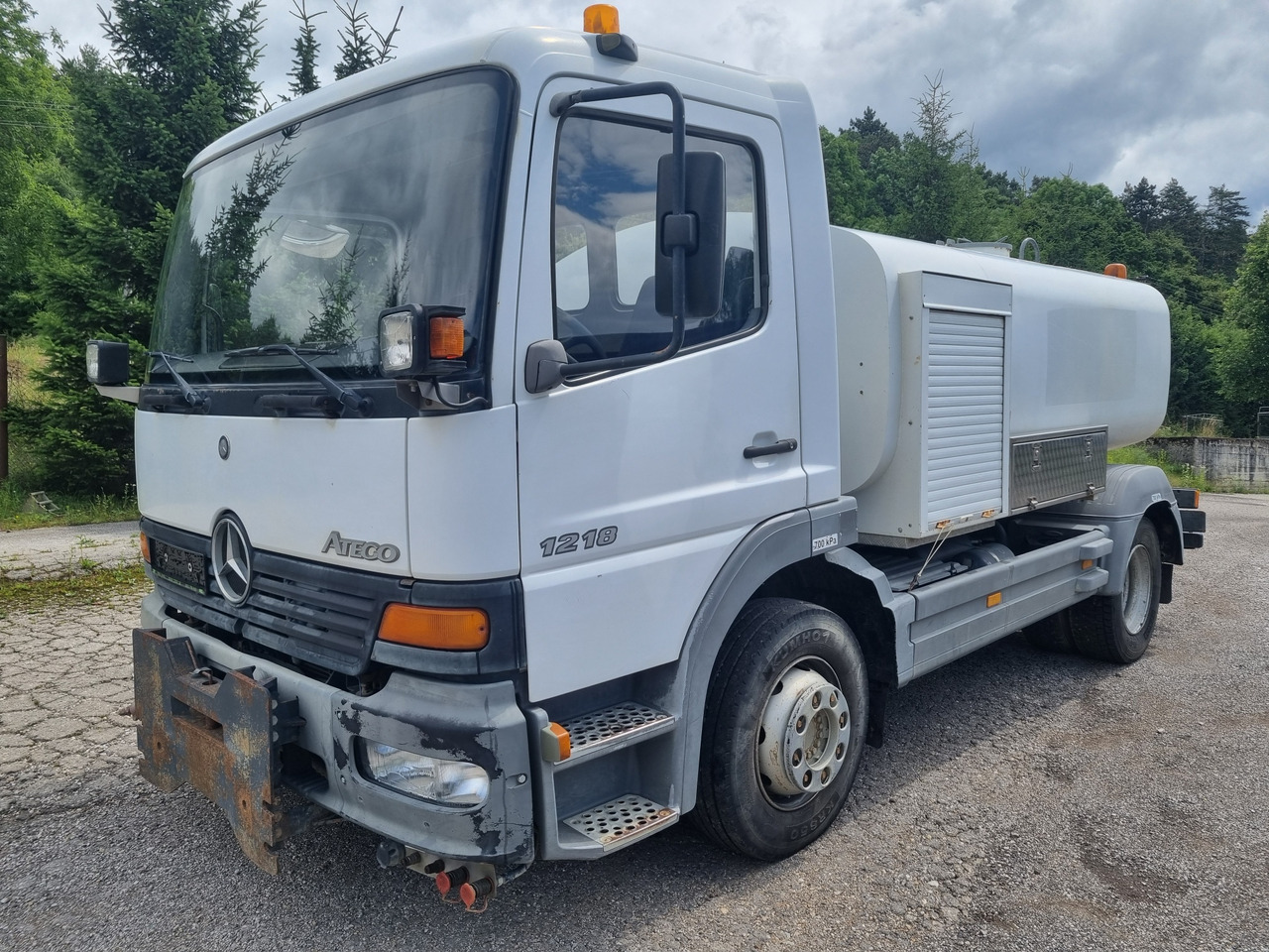MERCEDES-BENZ ATEGO 1218 water cistern + pressure pump 20 BAR - شاحنة صهريج: صورة 1 MERCEDES-BENZ ATEGO 1218 water cistern + pressure pump 20 BAR - شاحنة صهريج: صورة 1