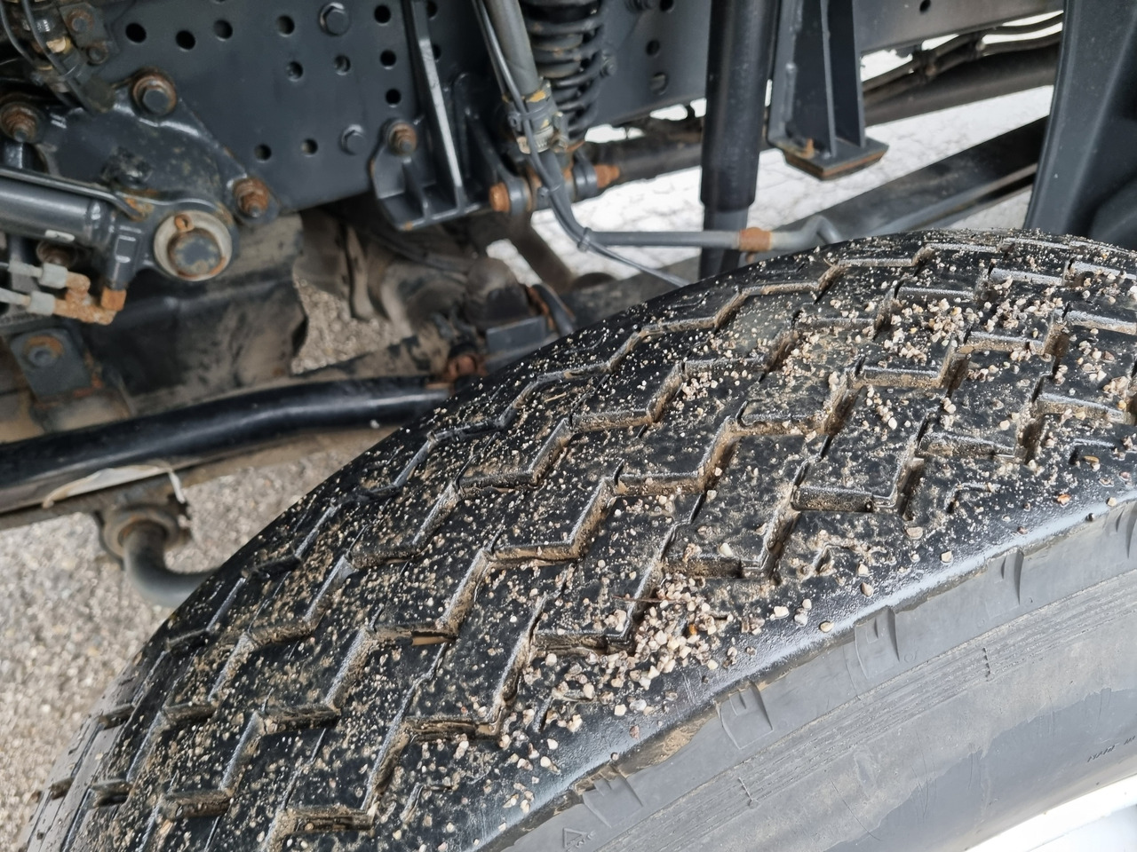شاحنة ذات خطاف MERCEDES-BENZ ATEGO 1323 4x4 ABROLKIPPER: صورة 8