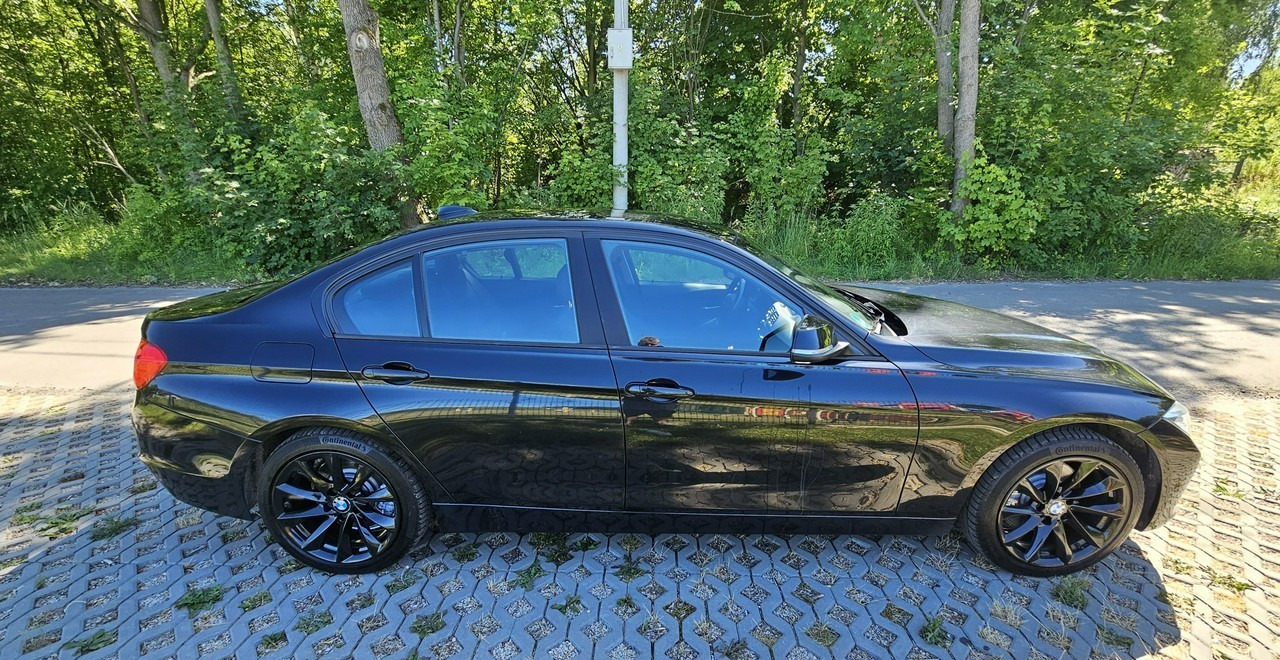 BMW SERIA 3 V (F30/F31/F34) BMW SERIA 3 BMW 330D xDrive ładny stan 4x4 sedan - سيدان: صورة 5 BMW SERIA 3 V (F30/F31/F34) BMW SERIA 3 BMW 330D xDrive ładny stan 4x4 sedan - سيدان: صورة 5