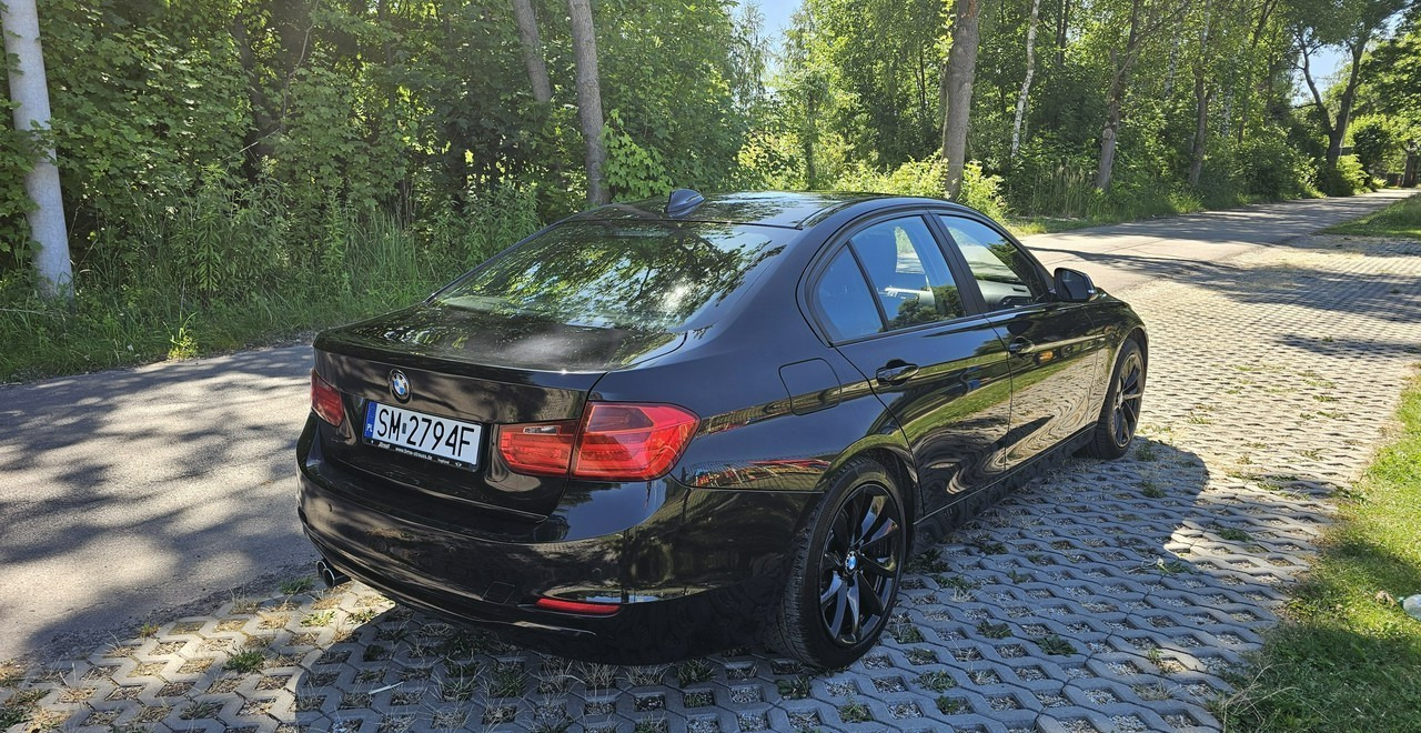 BMW SERIA 3 V (F30/F31/F34) BMW SERIA 3 BMW 330D xDrive ładny stan 4x4 sedan - سيدان: صورة 4 BMW SERIA 3 V (F30/F31/F34) BMW SERIA 3 BMW 330D xDrive ładny stan 4x4 sedan - سيدان: صورة 4