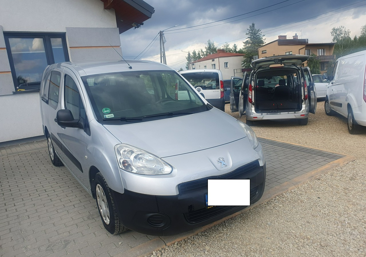 Peugeot Partner long *2 lub 5 osobowy *klima* gruau* - فان: صورة 4 Peugeot Partner long *2 lub 5 osobowy *klima* gruau* - فان: صورة 4