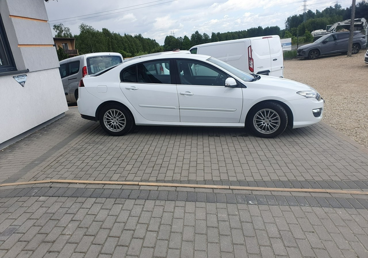 Renault Laguna III niski przebieg * zadbana *ładny stan* - هاتشباك: صورة 5 Renault Laguna III niski przebieg * zadbana *ładny stan* - هاتشباك: صورة 5