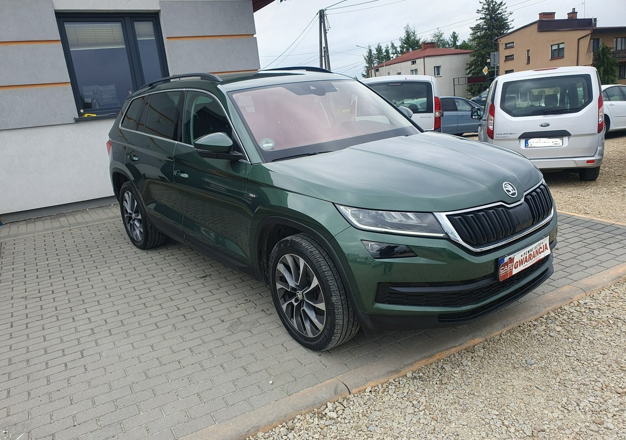 Skoda Kodiaq Skoda Kodiaq Skoda Kodiaq 2.0 tsi 4x4 Wersja Drive na 125 lecie - سيارة: صورة 3 Skoda Kodiaq Skoda Kodiaq Skoda Kodiaq 2.0 tsi 4x4 Wersja Drive na 125 lecie - سيارة: صورة 3