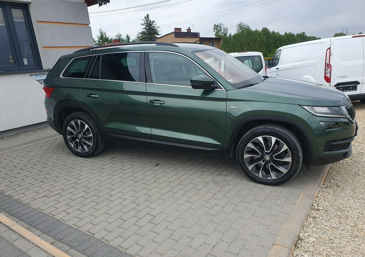 Skoda Kodiaq Skoda Kodiaq Skoda Kodiaq 2.0 tsi 4x4 Wersja Drive na 125 lecie - سيارة: صورة 4 Skoda Kodiaq Skoda Kodiaq Skoda Kodiaq 2.0 tsi 4x4 Wersja Drive na 125 lecie - سيارة: صورة 4