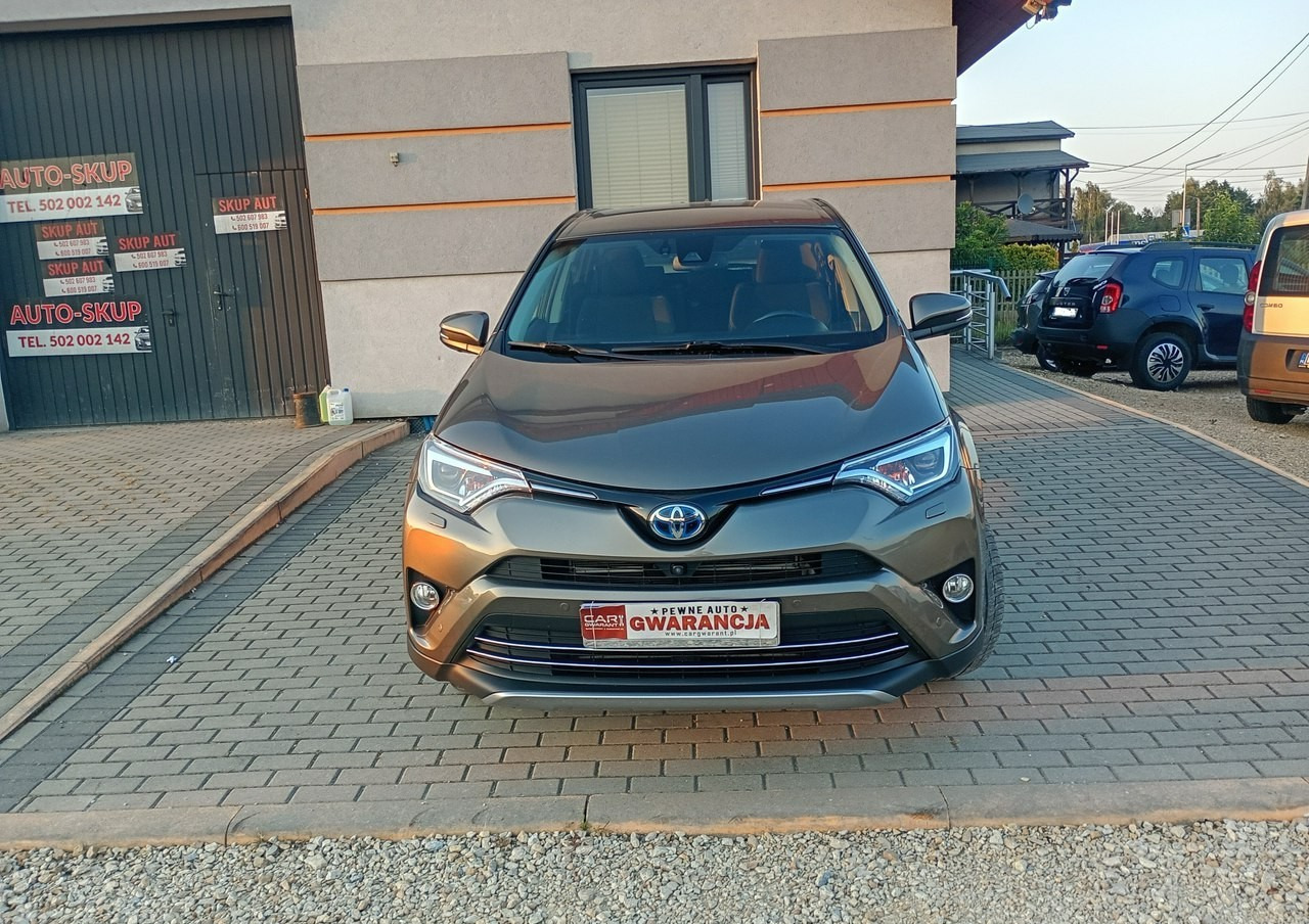 Toyota RAV 4 IV 2017/ 2018 - سيارة دفع رباعي: صورة 2 Toyota RAV 4 IV 2017/ 2018 - سيارة دفع رباعي: صورة 2