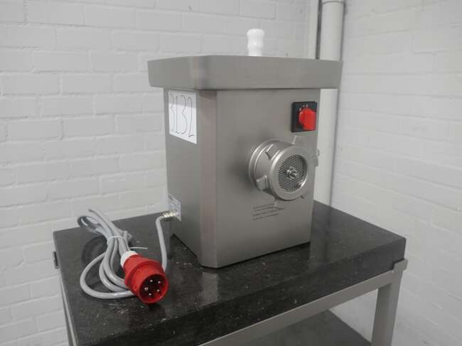 Freund / Ifooma grinder TG101 - آلة الغذاء: صورة 1 Freund / Ifooma grinder TG101 - آلة الغذاء: صورة 1