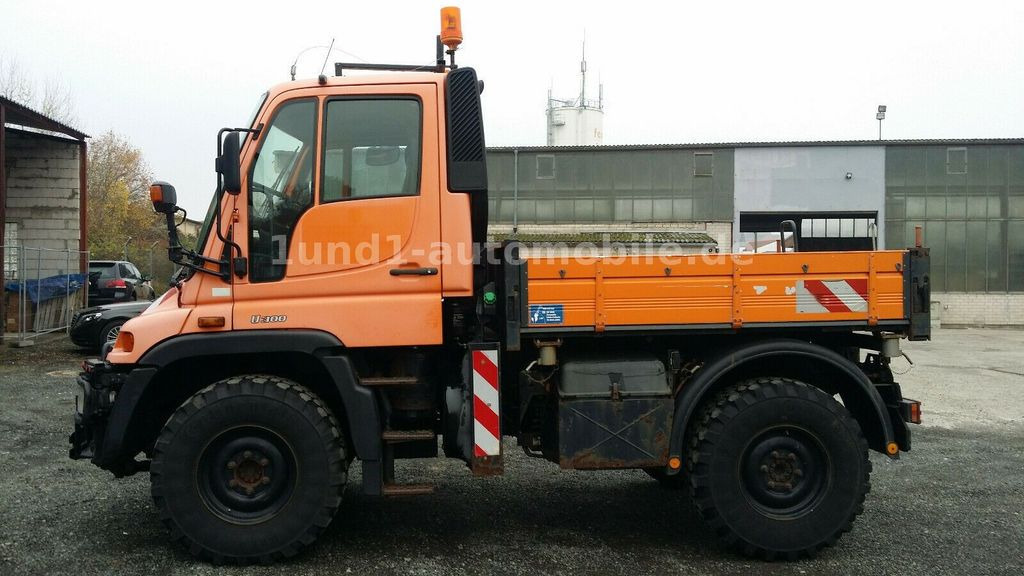 Mercedes-Benz Unimog U 300 Kipper Zugmaschine Kommunalhydraulik U 500 400 U 300 Kipper Zugmaschine Kommunalhydraulik U 500 400 - آلية المنفعة/ مركبة خاصة: صورة 5 Mercedes-Benz Unimog U 300 Kipper Zugmaschine Kommunalhydraulik U 500 400 U 300 Kipper Zugmaschine Kommunalhydraulik U 500 400 - آلية المنفعة/ مركبة خاصة: صورة 5