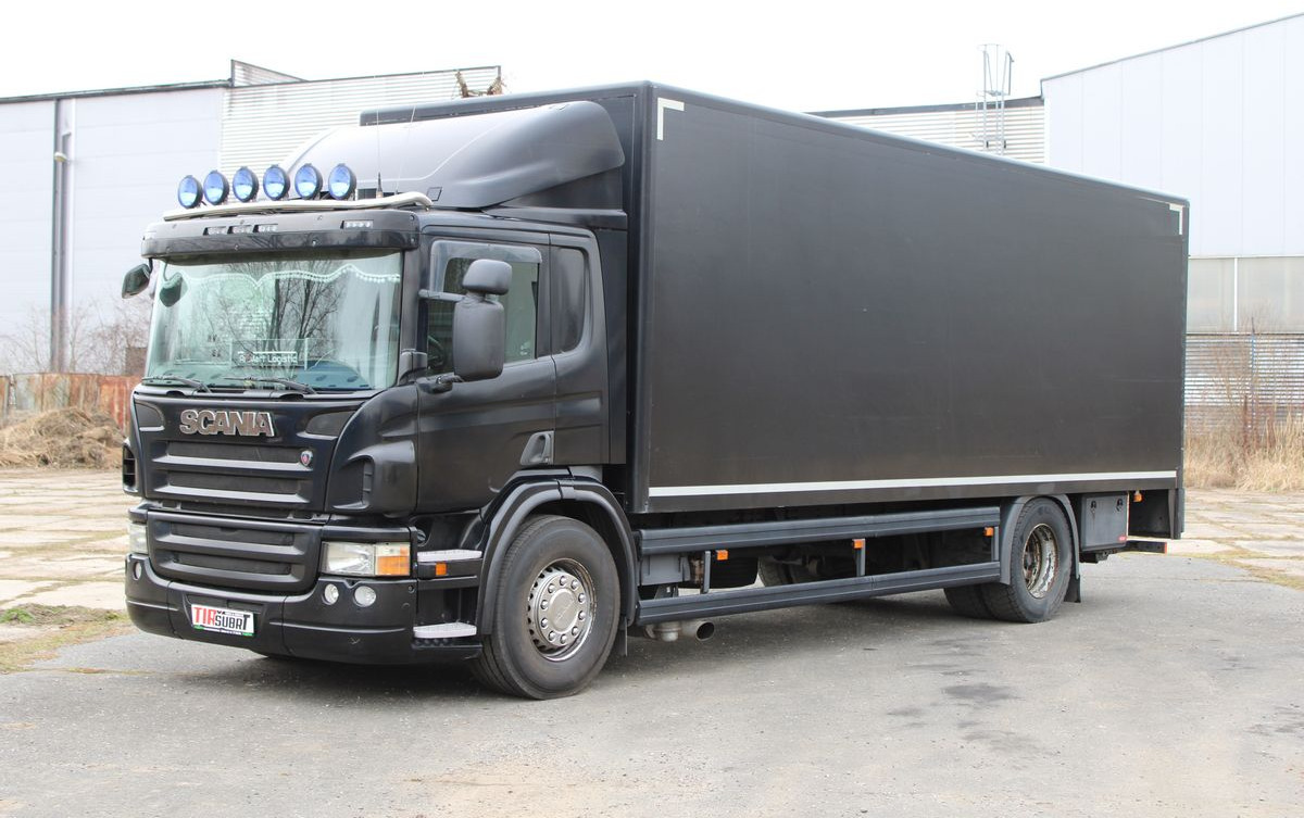 Scania P230 - شاحنة مقفلة: صورة 2 Scania P230 - شاحنة مقفلة: صورة 2