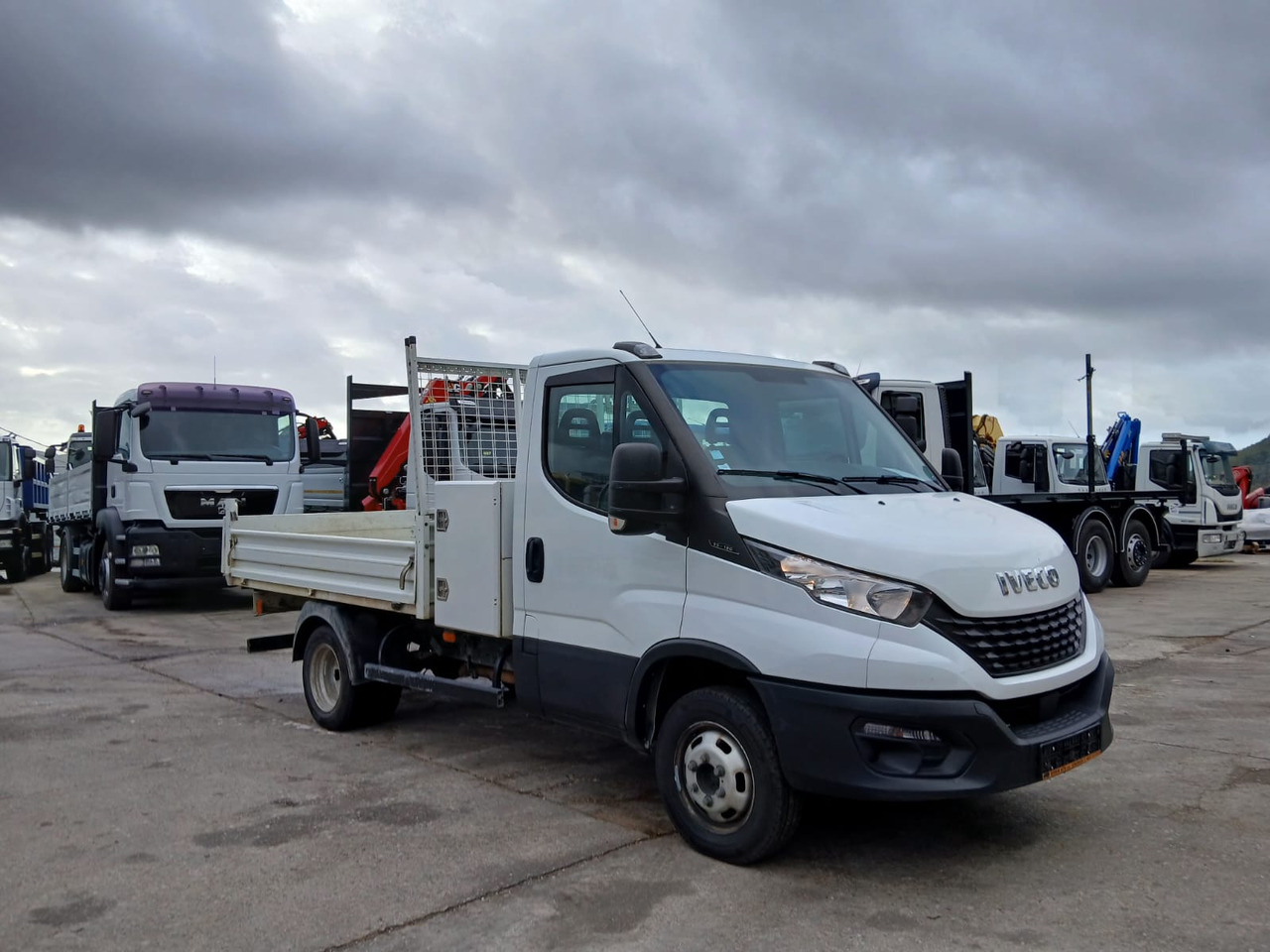 IVECO DAILY 35-120 - قلاب صغير: صورة 1 IVECO DAILY 35-120 - قلاب صغير: صورة 1