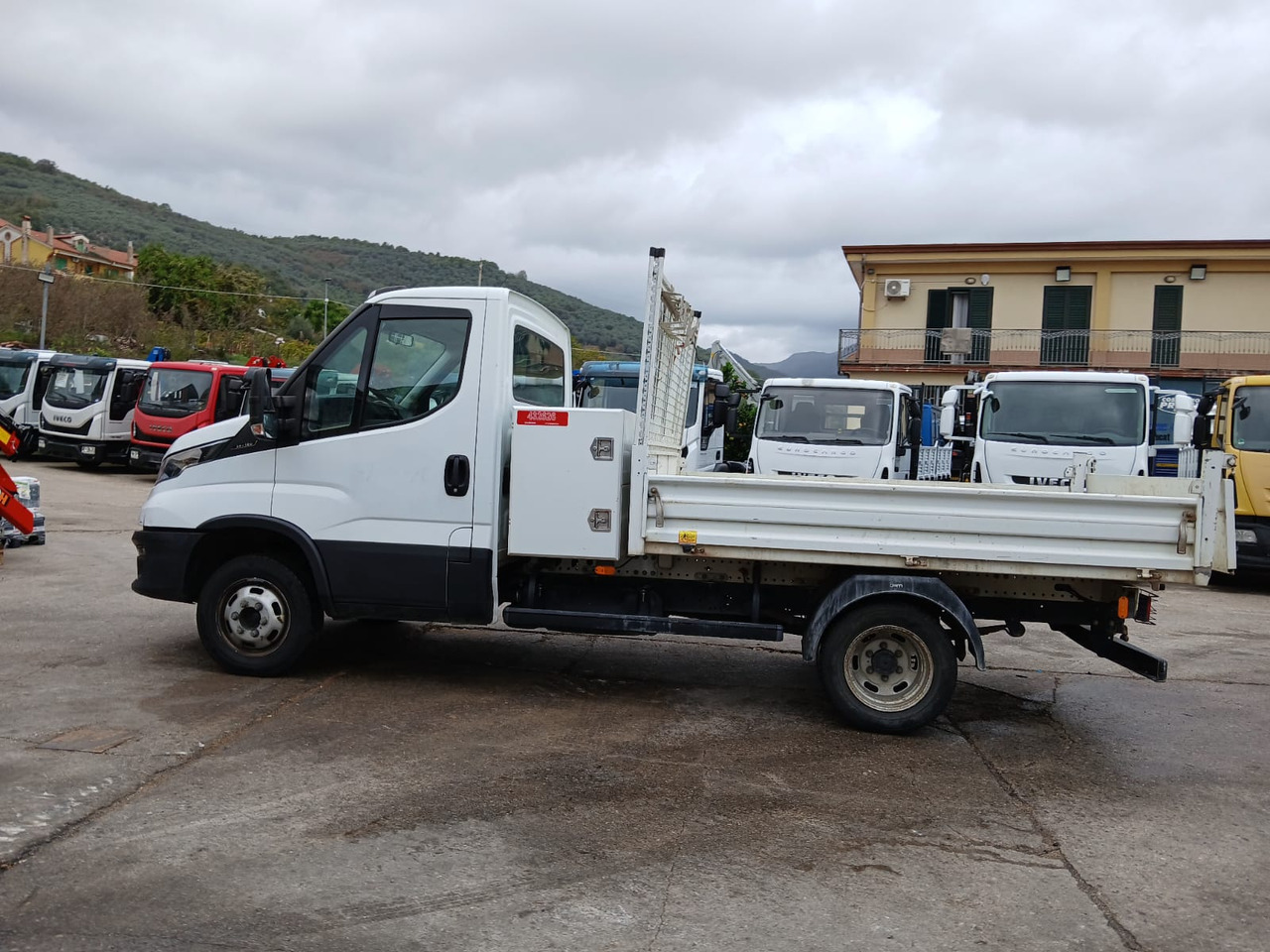 IVECO DAILY 35-120 - قلاب صغير: صورة 3 IVECO DAILY 35-120 - قلاب صغير: صورة 3