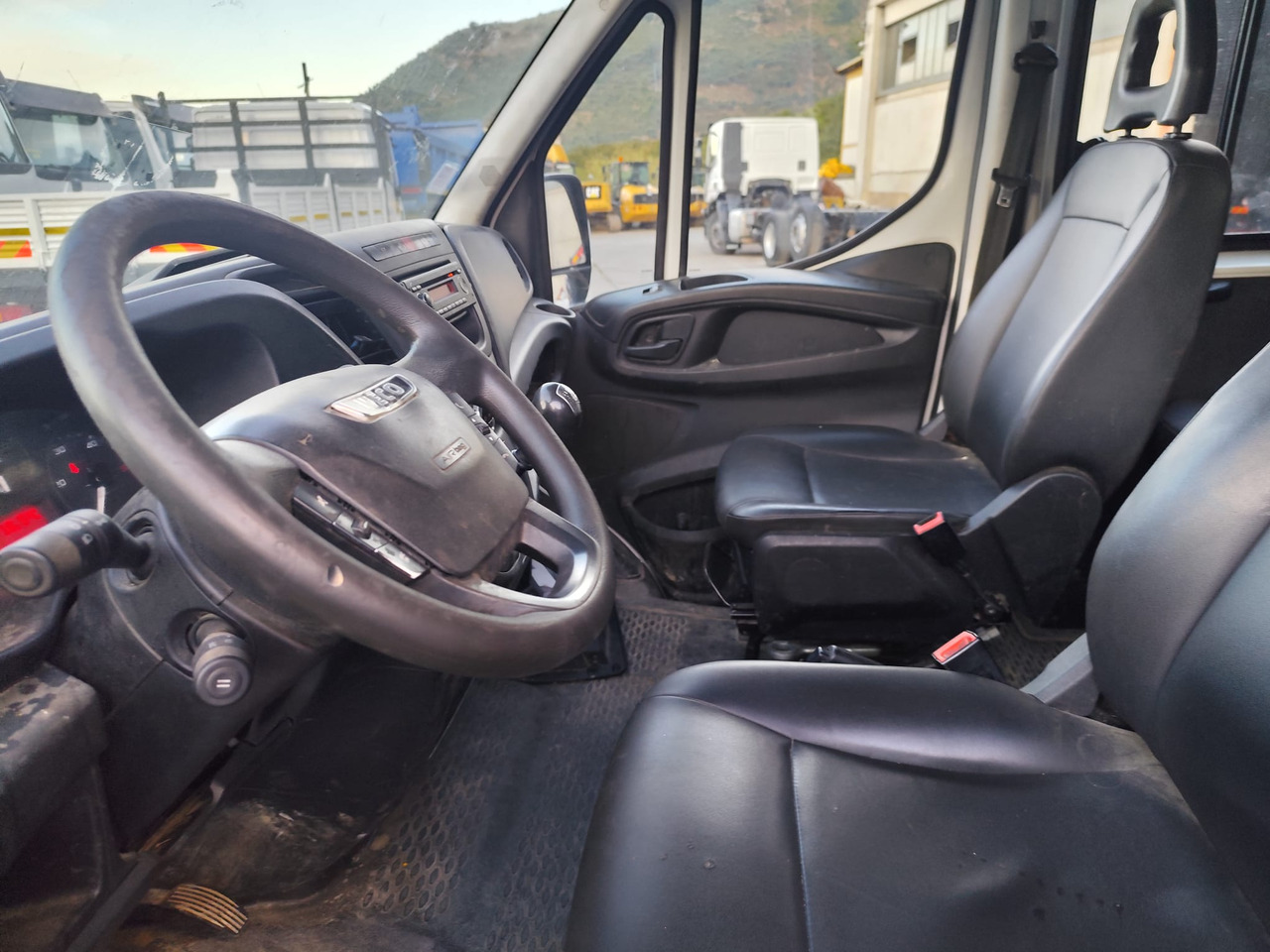 قلاب صغير IVECO DAILY 35-140: صورة 39