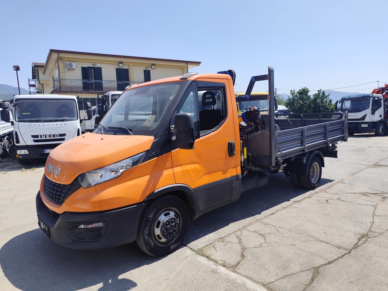 IVECO DAILY 35-140 - شاحنة كرين: صورة 1 IVECO DAILY 35-140 - شاحنة كرين: صورة 1