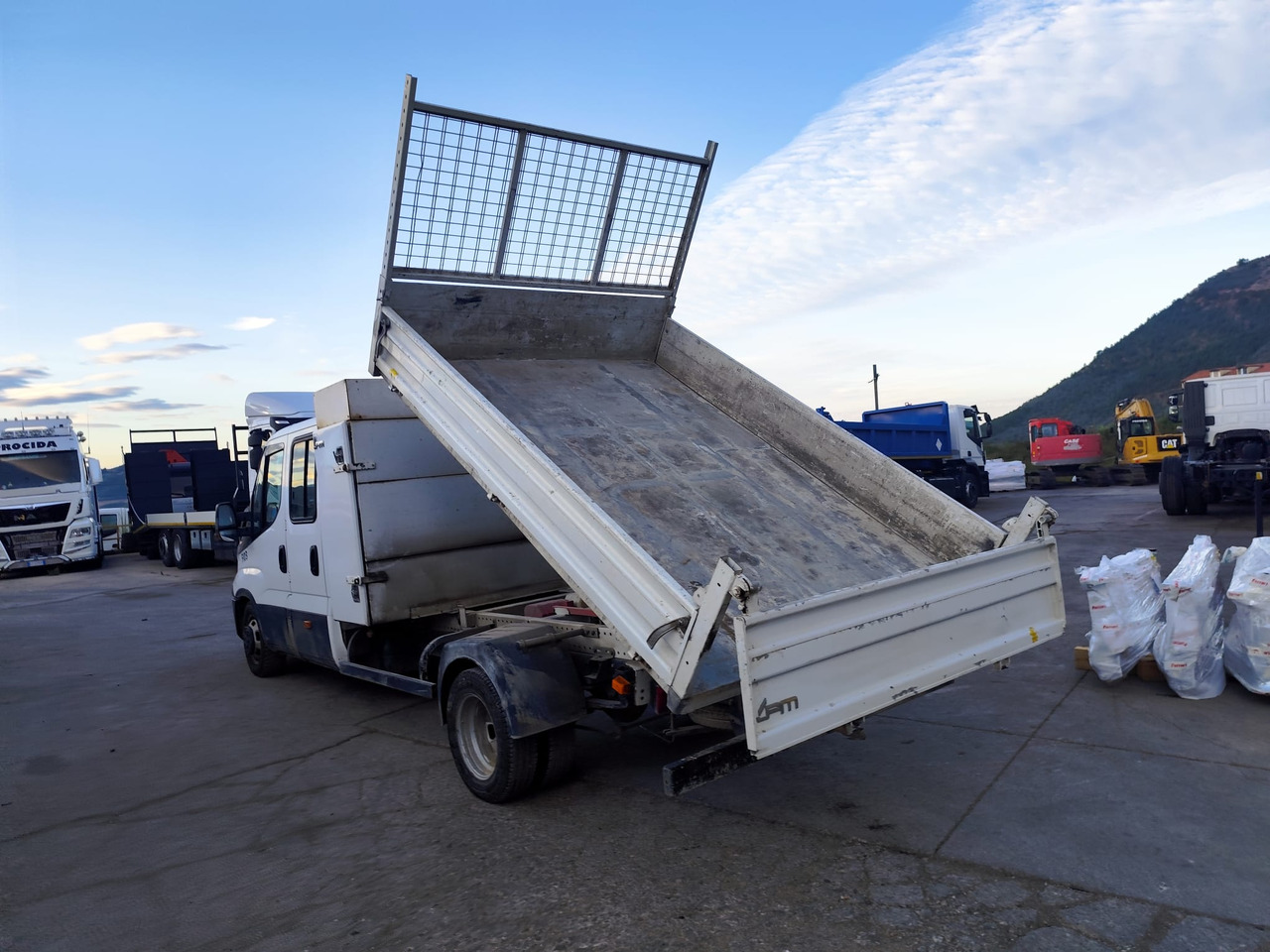 قلاب صغير IVECO DAILY 35-140: صورة 13