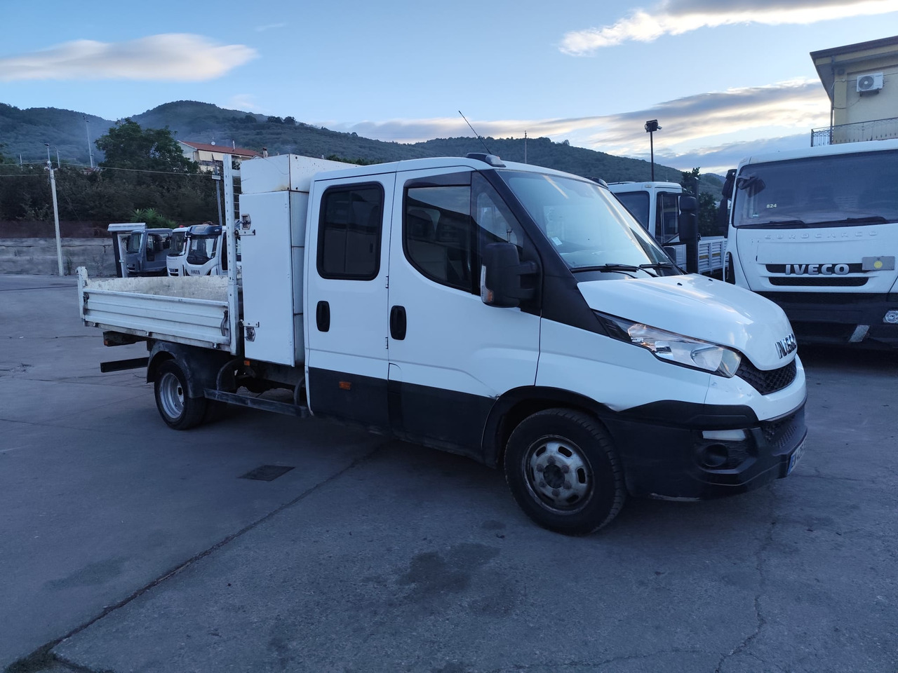 قلاب صغير IVECO DAILY 35-140: صورة 27