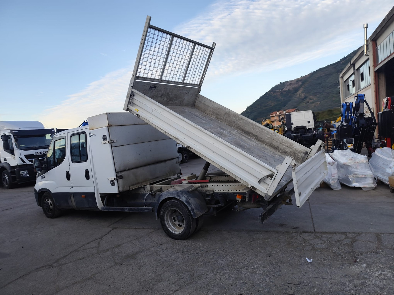قلاب صغير IVECO DAILY 35-140: صورة 15
