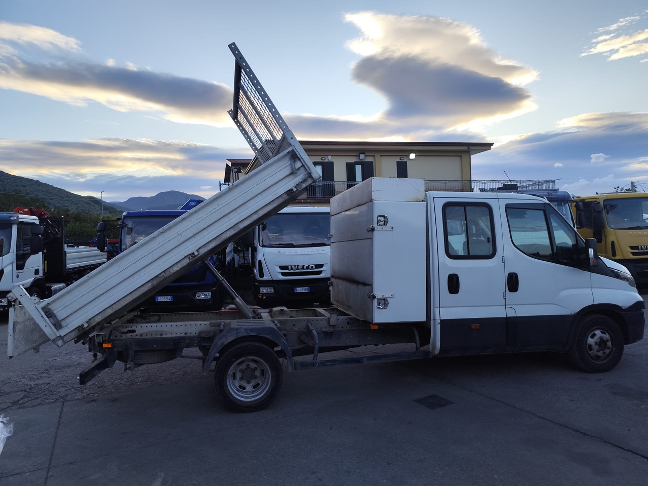 قلاب صغير IVECO DAILY 35-140: صورة 10