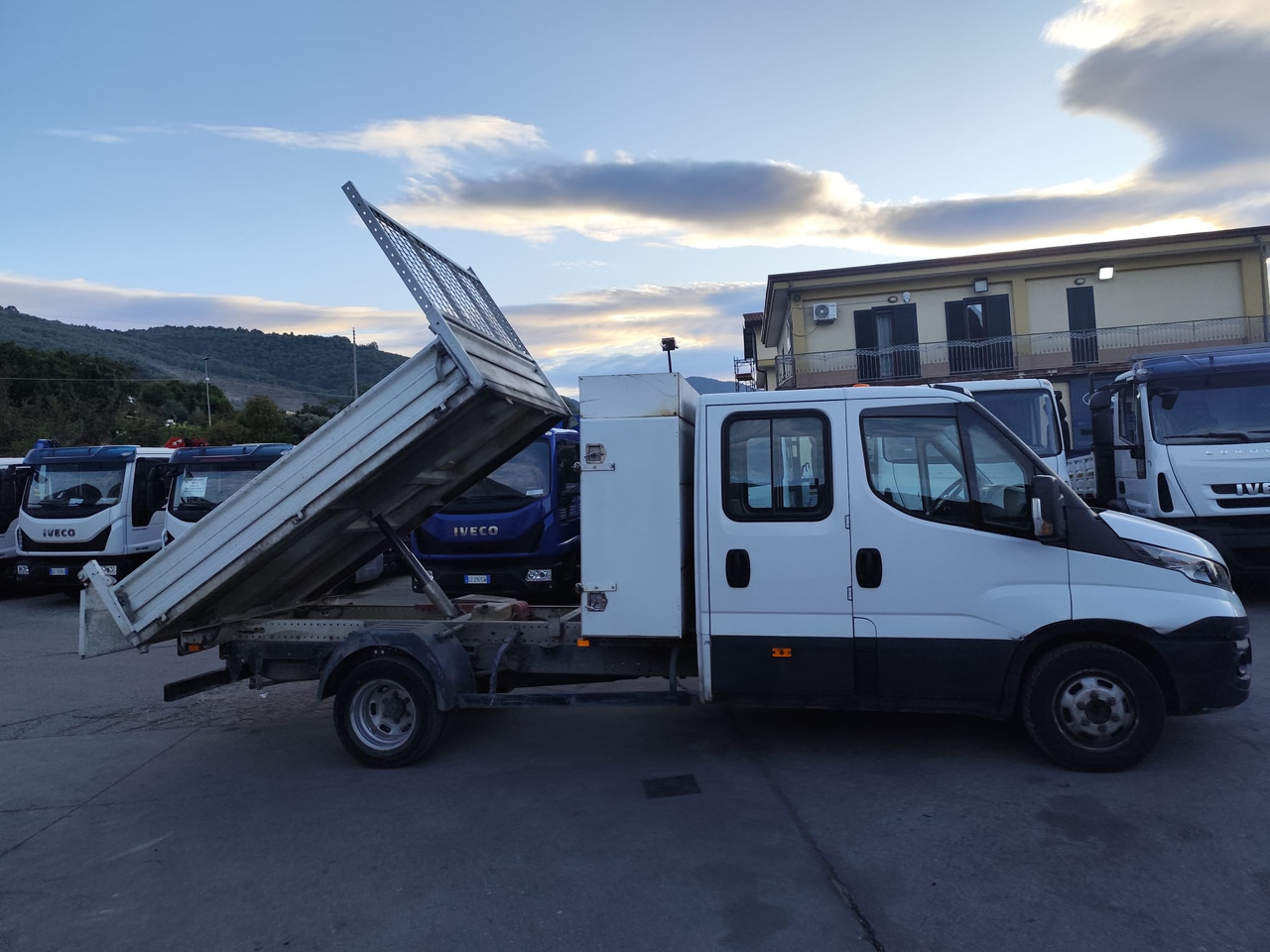 قلاب صغير IVECO DAILY 35-140: صورة 7