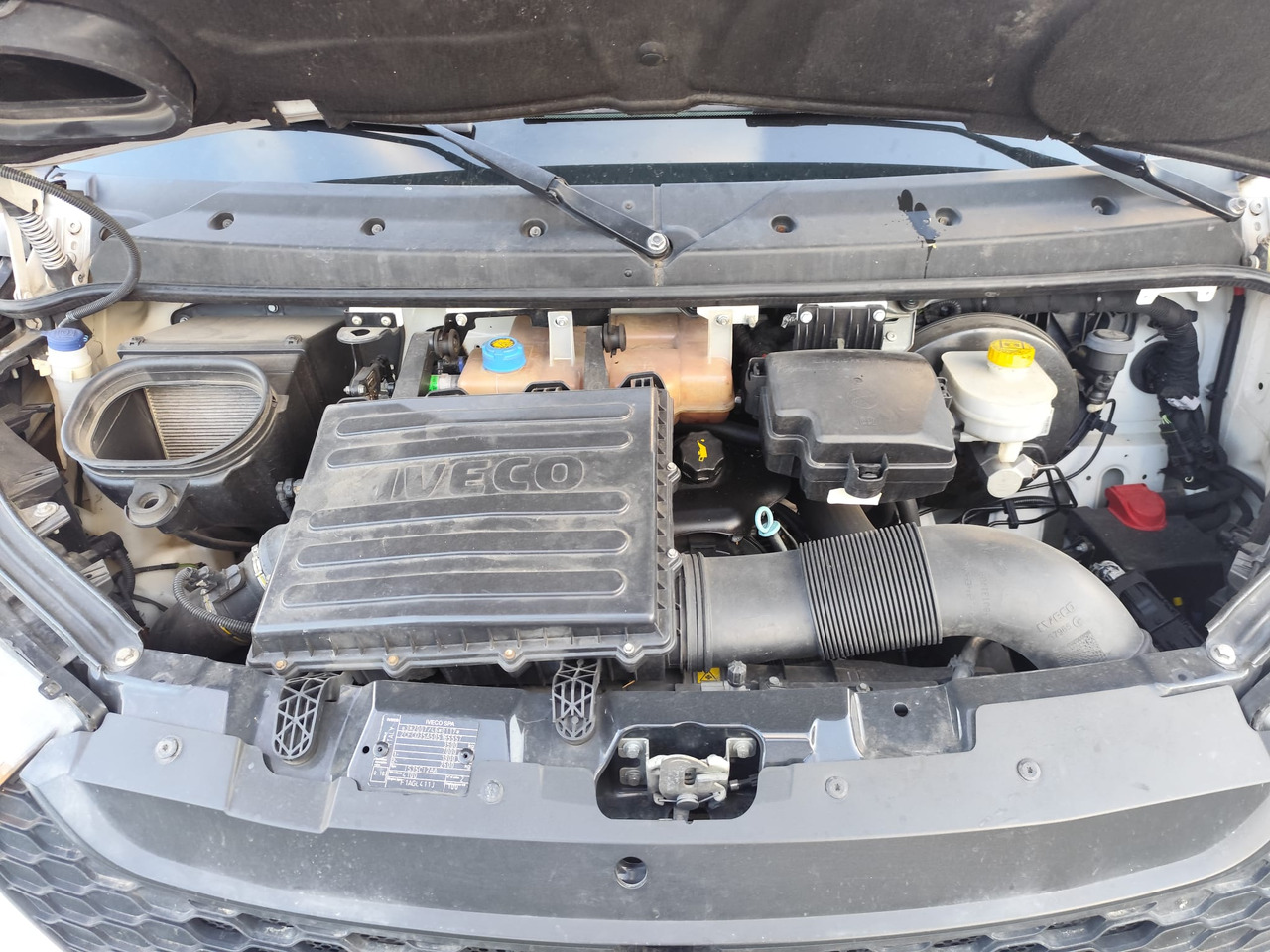 IVECO DAILY 35-140 - قلاب صغير: صورة 4 IVECO DAILY 35-140 - قلاب صغير: صورة 4