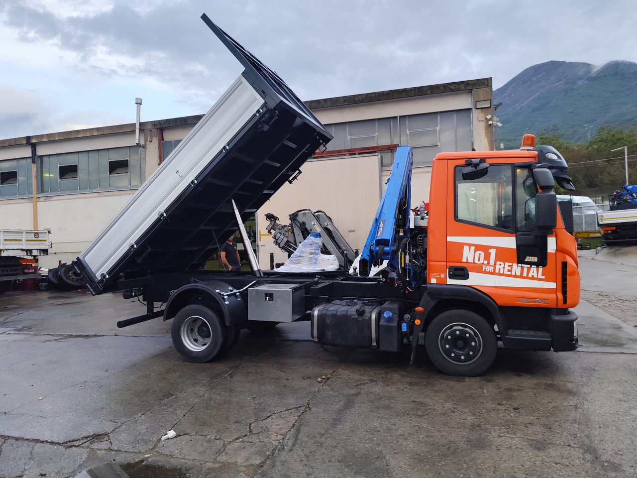 IVECO EUROCARGO 120-90L - شاحنة كرين: صورة 5 IVECO EUROCARGO 120-90L - شاحنة كرين: صورة 5